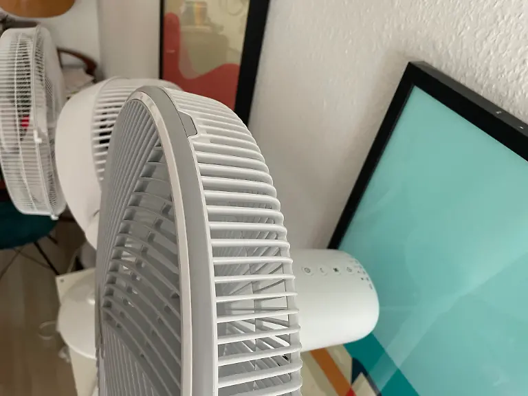 Standventilatoren Test Philips Bedienung am Kopf.jpg